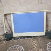 سرير طبي • مستعمل • كرانك يدوي