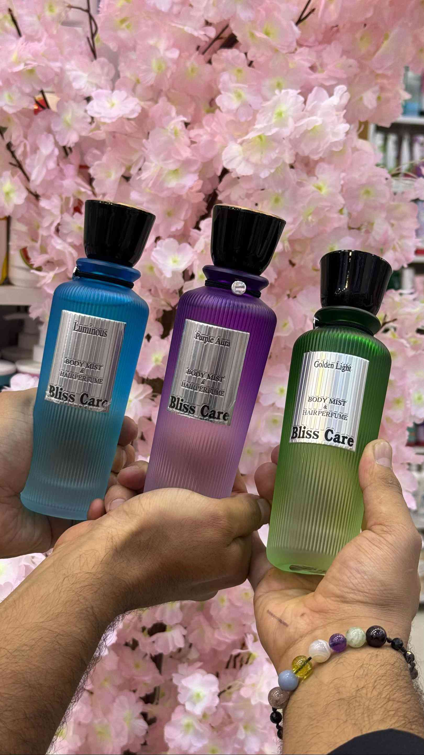 سبلاش بلاس كير…  ريحة فخمة، فوحان يلفت وثبات يخلي أثره وياك 💕 للشعر والجسم، ولمسة انتعاش ودلال بكل رشه 🌸 السعر القطعه 15 الف #كوزمتك_الجمال_بغداد_الجديدة😎 #الشعب_الصيني_ماله_حل😂😂 #العراق_السعوديه_الاردن_الخليج #بصره_بغداد_ميسان_ذي_قار_كل_المحافظات #اربيل_دهوك_سليمانية_كركوك_بغداد 

نص مكتوب في الصور:
- سبلاش بلاس گير الاصلي للحجز / ***********