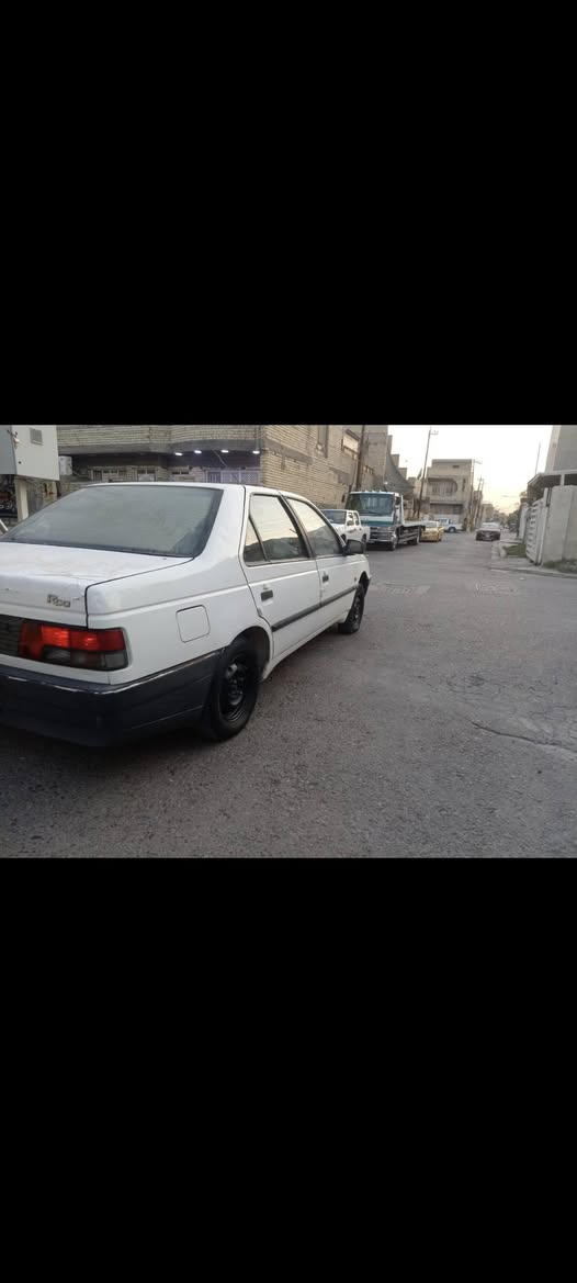 السلام عليكم للبيع بيجو روئ موديل ٢٠٠٩ صبغ فقط خشم البنيد بدون تبديل تبريد شغال وكهربائيات شغاله  محرك خيط تبخير وكير بي دويه من تعبر ال٦٠ السعر ٢٥ قفل بدون عمله وكلشي موضح بل صور *********** ابو علي بغداد, العراق
