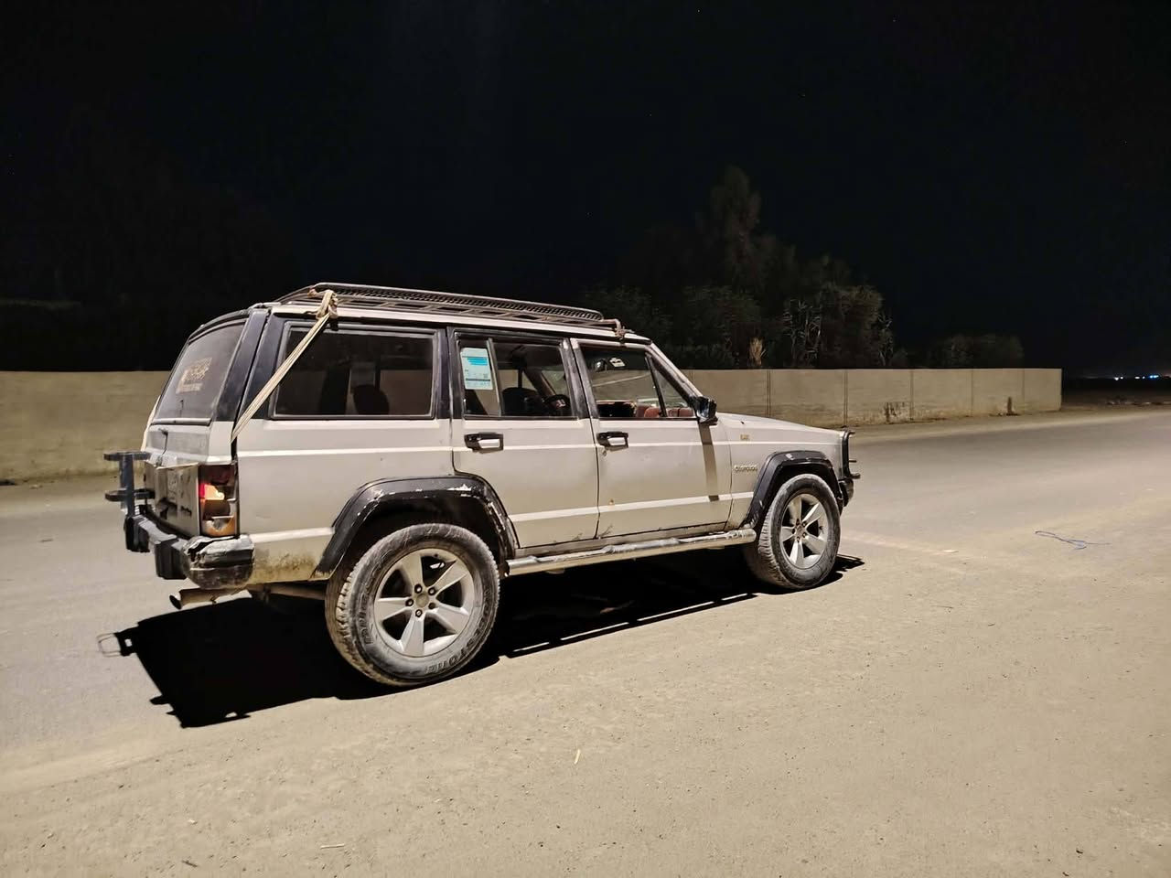 سلام عليكم جيب شيروكي موديل 86 محرك ولا صرف ولا بخار كهربائيات شغاله دبلات خلفي وامامي جديد محرك نشاط فول 
صدر خلف امامي جديد تخم تاير جديد محرك گيره بل شرط جاهزه ما ناقصها الف رقم كركوك شرط تحويل سياره جاهزه ما ناقصها ربع
مراوس ترهم بدون صبغ بلادي 
السعر 25 بيها مجال للطيبين مكاني كركوك 
***********
