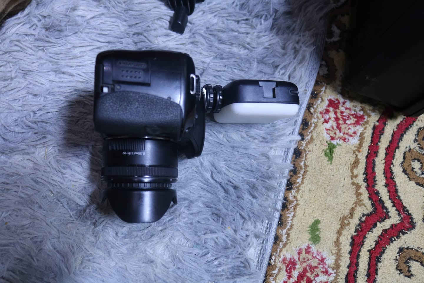 السلام عليكم:
 كاميرا كانون 600D+زوم عدد2+كرب بطاريات+حافظة جلاتين+بطاريات4+رام 16+رام64+وصلة نقل +حزام كتف+شاحنة 
رونن موزا اير كروس+انارة تصوير  بيع شلع وبسعر مناسب ***********
العنوان البصرة ويوجد توصيل
