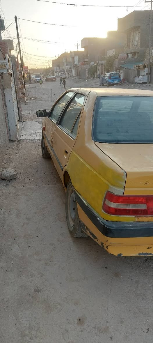 يالله 
بيجو(٤٠٥) موديل ١٠ كير مكينه خير من الله عليه غرامات ٣٠٠ ينزلن من السعر هيئه مصفره سنويه نافذه ب٢١ مكاني حله مركز ***********الاكرمين السعر ٢٢وبيه مجال بسيط
