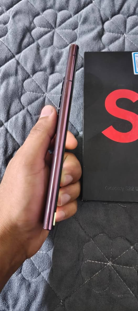 S22
اس٢٢ التره 
نضيف % ٩٥
نسخه أمريكي 
تك سيم  ويدعم emls
ذكره١٢٨ رام ٨+٨  
بطاريه٥٠٠٠ شحن سريع ٤٥واط
مبدل ضهره و المس يشكل مرات 
كامل  ملحقات كرتون الاصلي  و شحنه اصليه ٤٥واط.
مكاني موصل أيسر 
سعره 425 الف 
رقم ***********
وتساب -784 962 8356
