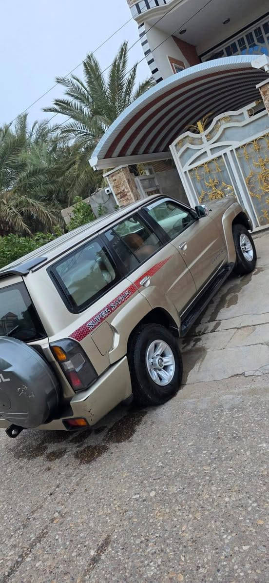 السلام عليكم
نيسان باترول ٢٠٠٨ 
محرك ٤٨٠٠
رقم بغداد انكليزي بأسمي تحويل مباشر
السياره كفاله عامة وجديده 
فتحه سقف
داخل عسلي 
تحكم ستيرن جهتين
تخم تاير + حداديه +تبريد  كله جديد
ملاحظه.السياره ماطالعه للبر (للصيد)
***********

نص مكتوب في الصور:
- الهارون