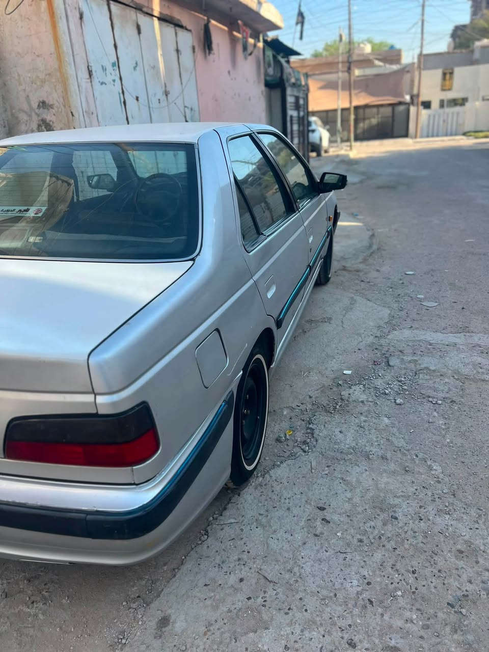 السلام عليكم سياره بيجو بارس 2006 فرنسي سياره تخم تاير تبريد ويه السويج كهربائيات كله شغاله كير مكينه خير من الله سياره مال مزاد مكان زعفرانيه ***********
