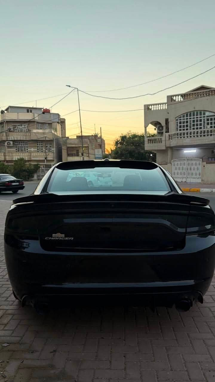 السلام عليكم وجمعة مباركة حبايب 👋🏽✅
🩶
جارجر موديل 2022 sxt
 من انظف الجارجرات الموجودات عله شرط تاخذ بيه تراي اذا بحياتك سايق جارجر بهل نظافه مرجوعه 😉❤️‍🔥
.
اللون: اسود ملكي
وارد امريكي: جنطه مصلحه نفسه وبيه بارد خفيف بلباب صور الحادث موجوده 
دفع خلفي
ماشيه:70km
السعر:225$ بيه مجال بسيط
رقم بغداد تحويل مباشر
السياره كلش نظيفه وبالحقيقه بعد احله 
للاستفسار :: ***********
