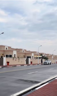بسم الله الرحمن الرحيم يتوفر بيت فئه C للبيع في مجمع النرجس  يتوفر في ...