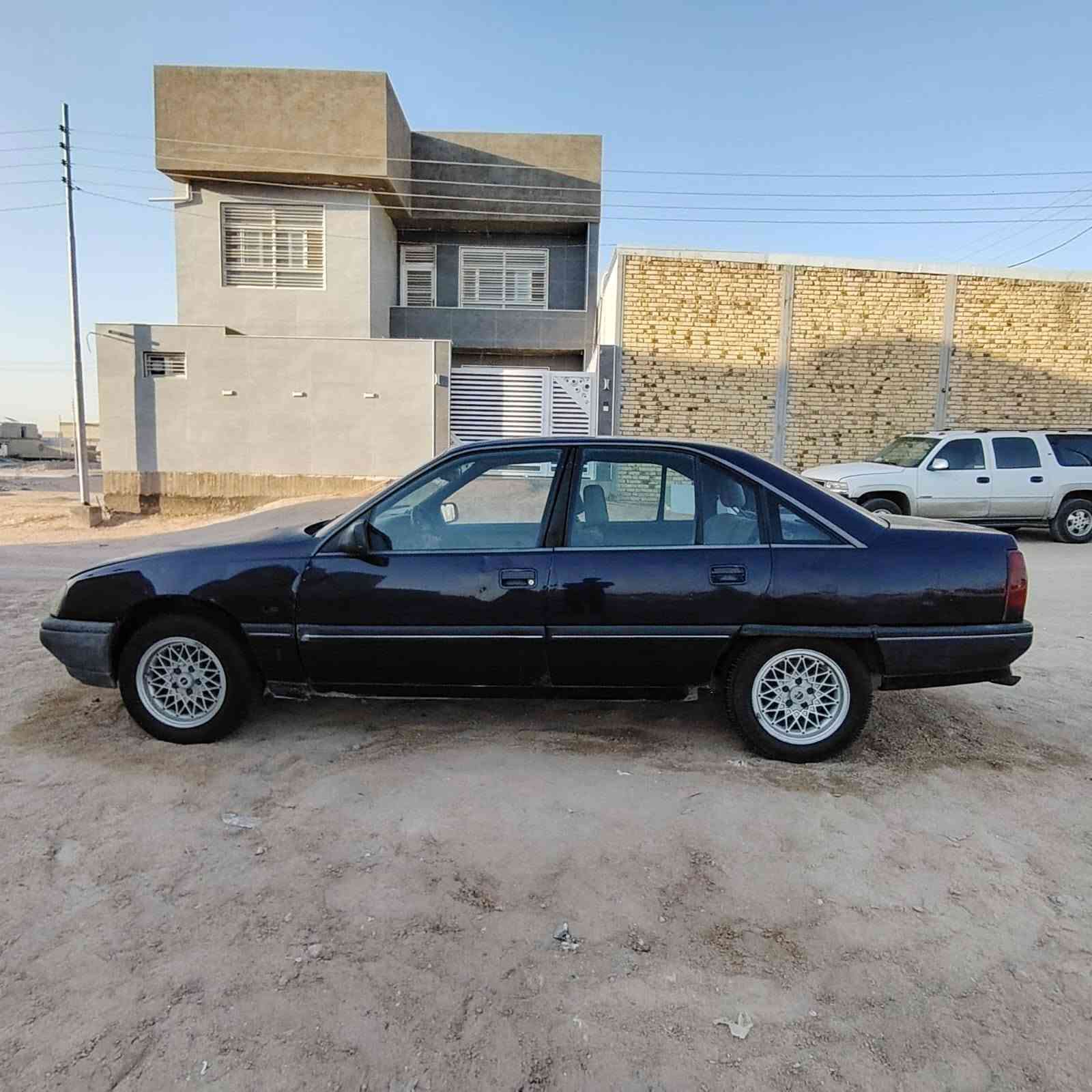 سلام عليكم 
اوبل اوميكا للبيع
رقم بغداد بسمي مداور ثاني يوم
تفاصيل خاص
السعر25وبيه مجال
مكاني النجف الاشرف 
الرقم ***********
