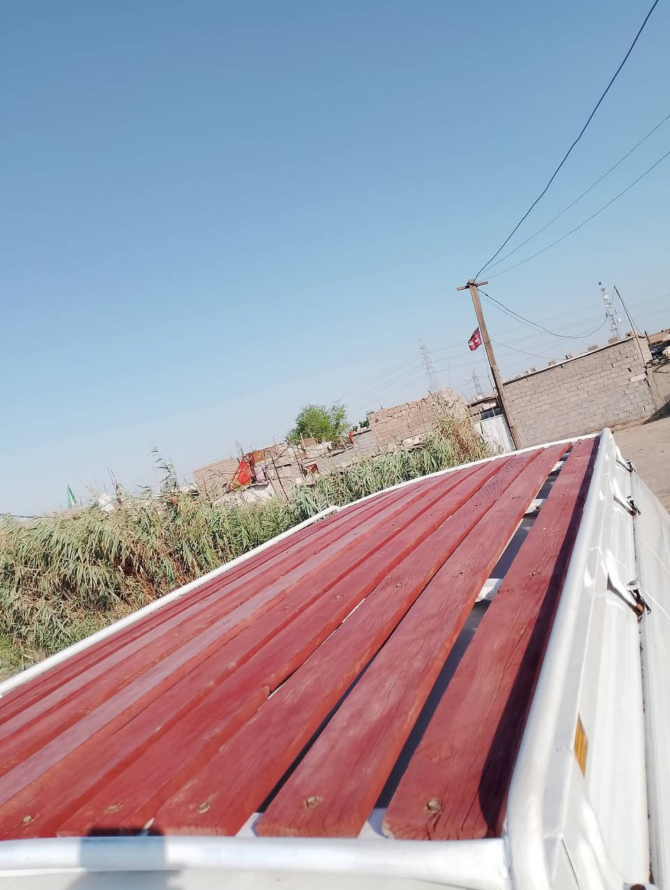 سلام عليكم عندي سيباية مال جنبي عالية للبيع في البصرة 100وبيهة مجال ***********
