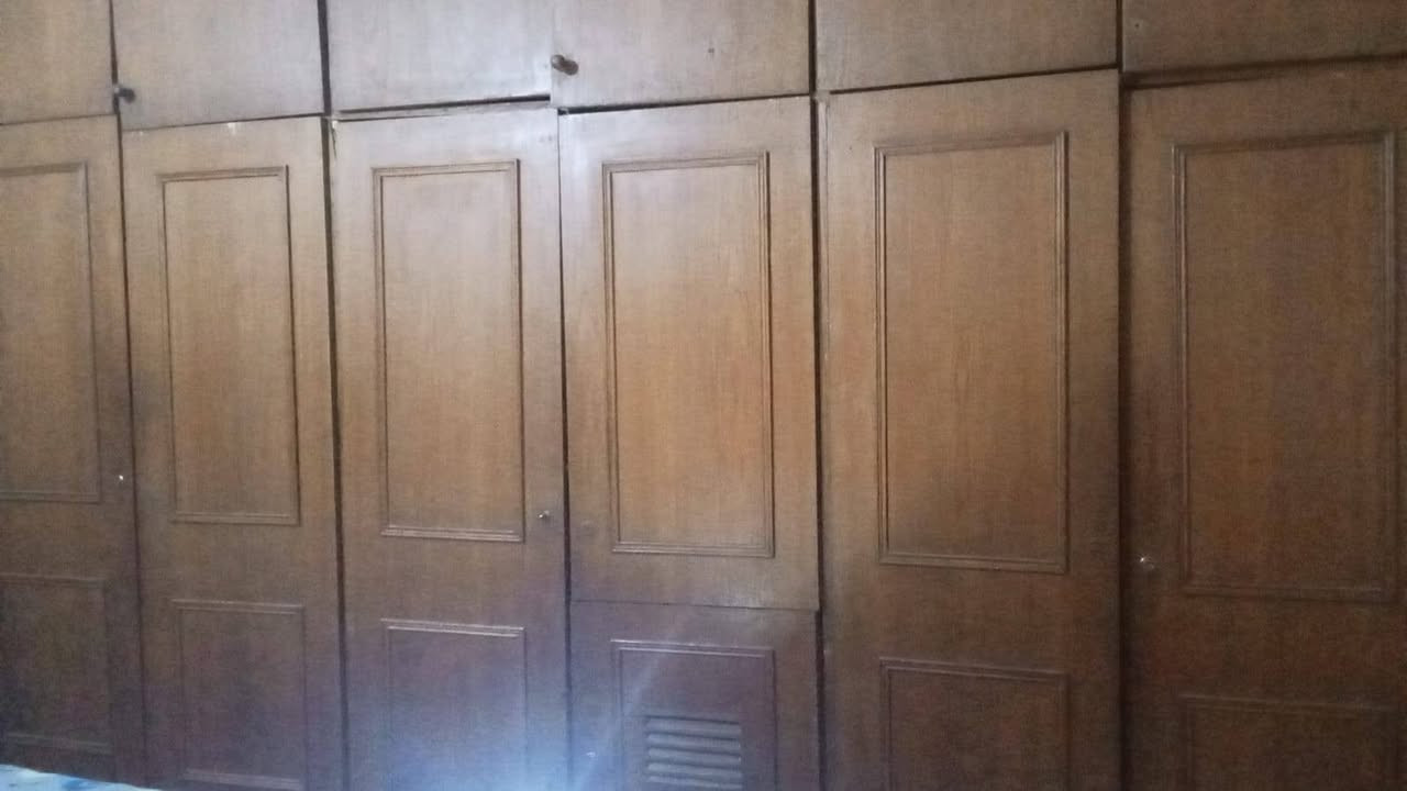 سلام عليكم 
غراض مستعملة للبيع 
كلهن ب 350
مكان بغداد معسكر الرشيد مقابيل الطاقة مال كهرباء شركة النعمان 
الرقم  *********** بي واتساب هم
