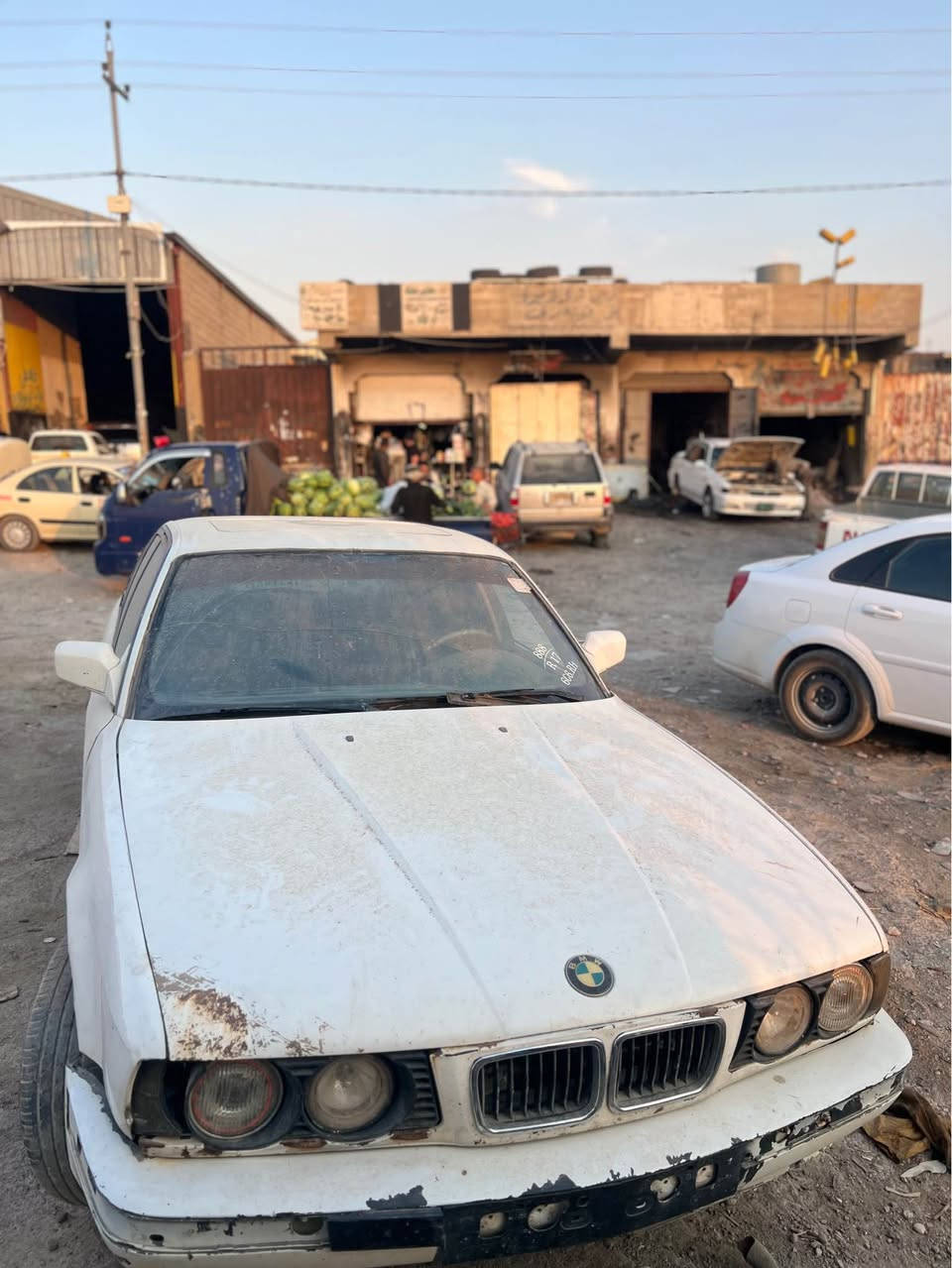 Bmw مؤديل١٩٩٢مه كينه سەقەڕ ئارمی هەولێرە بە علوج دەیفرۆشم بێ دەعم و لێدران سبوغ بیلادی سعری ٢٠ومەجال***********(vibar) أربيل, العراق
