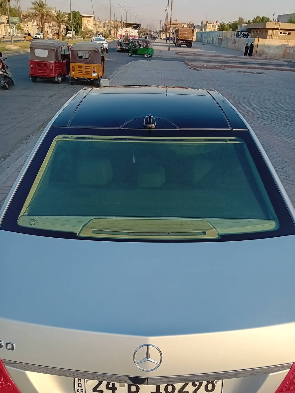 السلام عليكم  مرسيدس e350 w212
موديل 2012    

 ماشية 200 الف 

سنوية لل2027 رقم دهوك باسمي 

السياره مكفوله 

فول مواصفات  حساسات امامي خلفي صندوق كهربائي دخول ذكي ثلاث بردات شاشة بنوراما وبعد هواي موصفات تبريد قطعتين 

‼️السعر 20،000$‼️

📍مكان السياره بغداد 

📞رقم صاحب السيارة ***********
