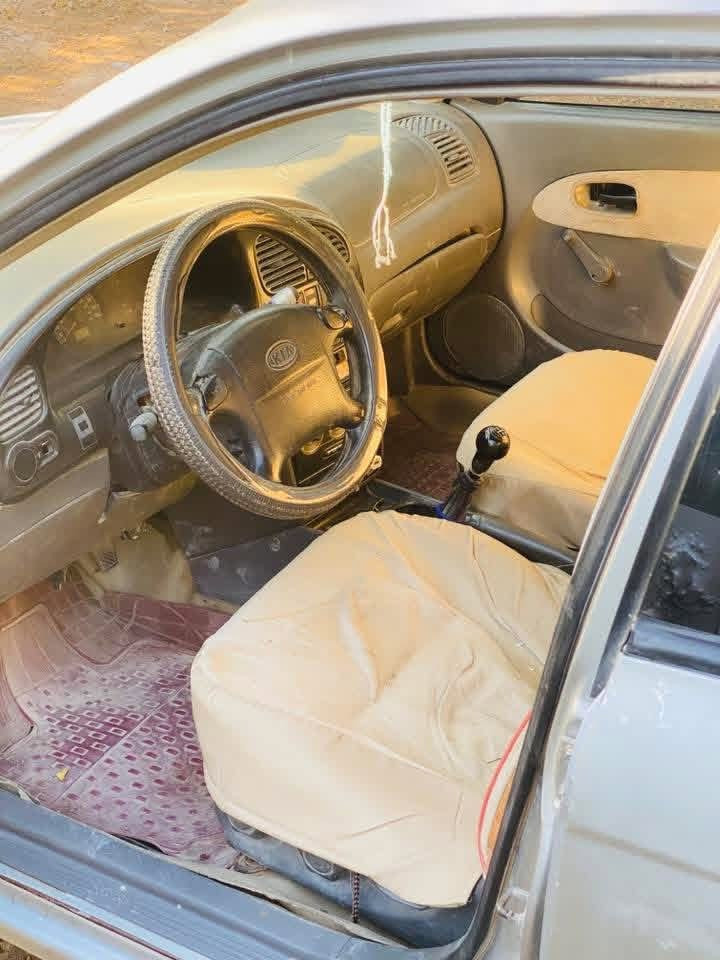 سبكترا ٢٠٠٤ رقم بغداد انكليزي بسمي مكينه وكير زينات محتاجه ترتيب بدون حادث رايدها ب٢٥ مكاني بابل المسيب للاتصال ***********

