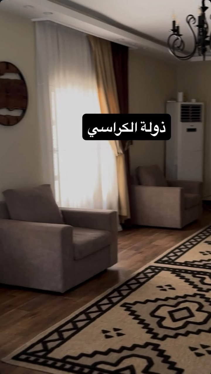 تخم • ٦ مقاعد • مخمل بيجي