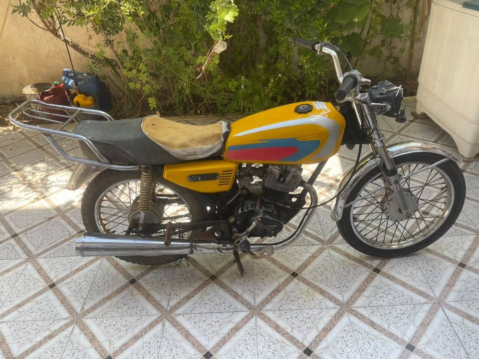 دراجه للبيع دراجه شغاله مابيه شي سعر الدراجه 175 مكان دراجه يم جعفر طيار هاذه رقم راعيه ***********
