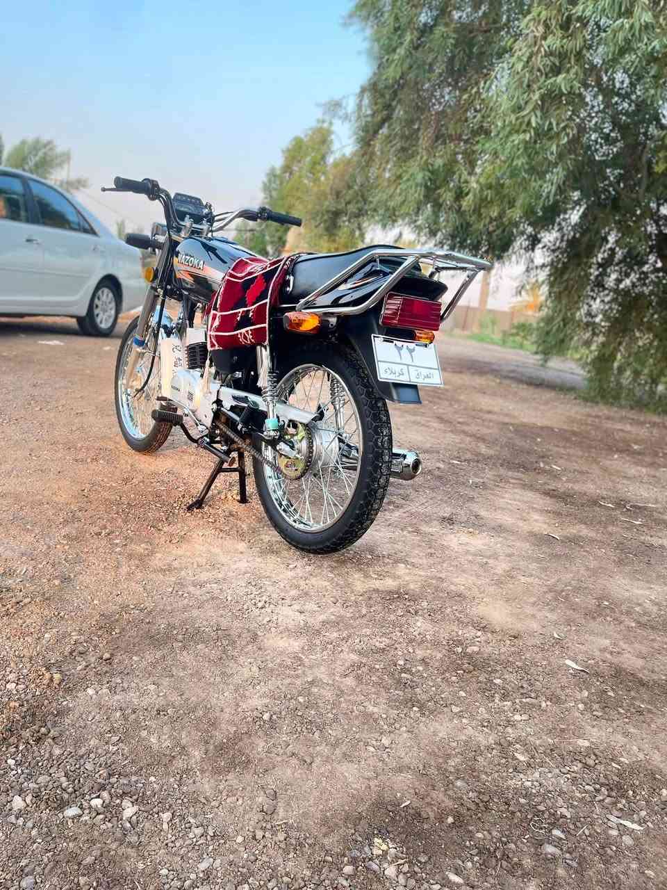 سلام عليكم 
دراجه للبيع نازوكه دراجه جديده طالعه من مجمع لحمداني ماصرله هواي دراجه مديل26 اوراق اصولي دراجه جديده 
مكاني بابل كفل 
سعر950 وبيها مجال 
رقمي:***********
