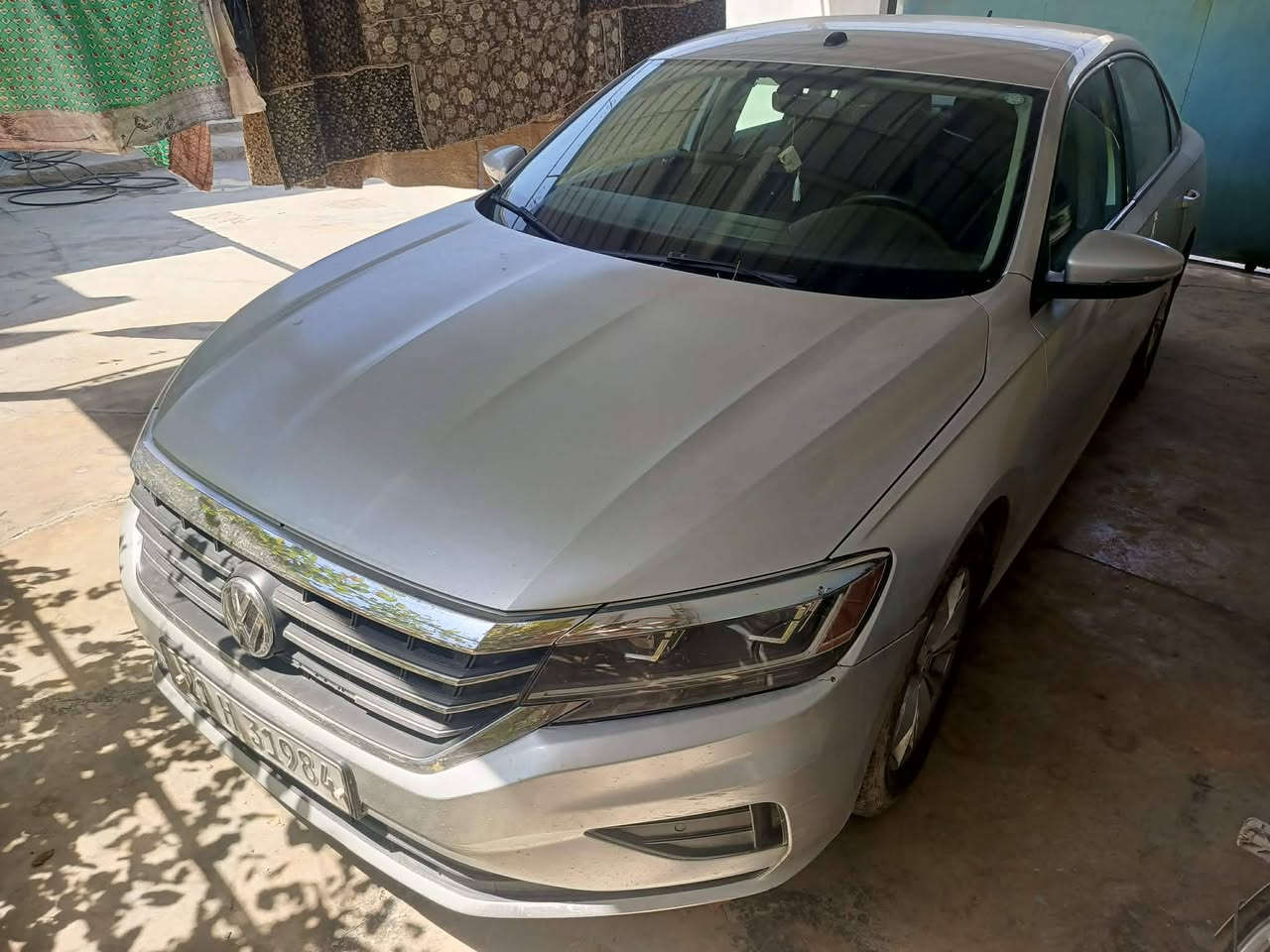 للبيع | فولكس واجن باسات 2020 خليجي ✨🚘
وبسعر منافس جداً. 🔥

. المواصفات:
. موديل: 2020
. اللون: سلفر 
. محرك 2.5 لتر | 5 سلندر | تنفس طبيعي
. لايتات LED 💡
. تبريد قطعتين مركزي ❄️
. شاشة كبيرة 📺
. حساسات أمامية وخلفية 📡
. مرايات جانبية قلاب كهرباء 🪞
. حساس أوتو جام 🌧️
. مثبت سرعة 🚗
. تحكمات على الستيرن 🎛️
. قفل الجنطة من داخل الدشبورد 🔐
. مكينة وگير شرط 
. دهن گير جديد 
. رقم سليمانية 
. بطاقة بنزين موجودة ⛽

. حالة السيارة:
. ماشية 195 ألف م
. شائعة بالسوق كـ تكسي مطار
. صبغ حزام
. بدون دواخل
. بدون فتحات
. جاهزة من كل النواحي ولا تحتاج أي مصروف.فقط صبغ 

. السعر: 130 ورقة 
. أنسب سعر مقارنة بجميع السيارات المعروضة.

. للاستفسار والتواصل مع صاحب السيارة 
***********
