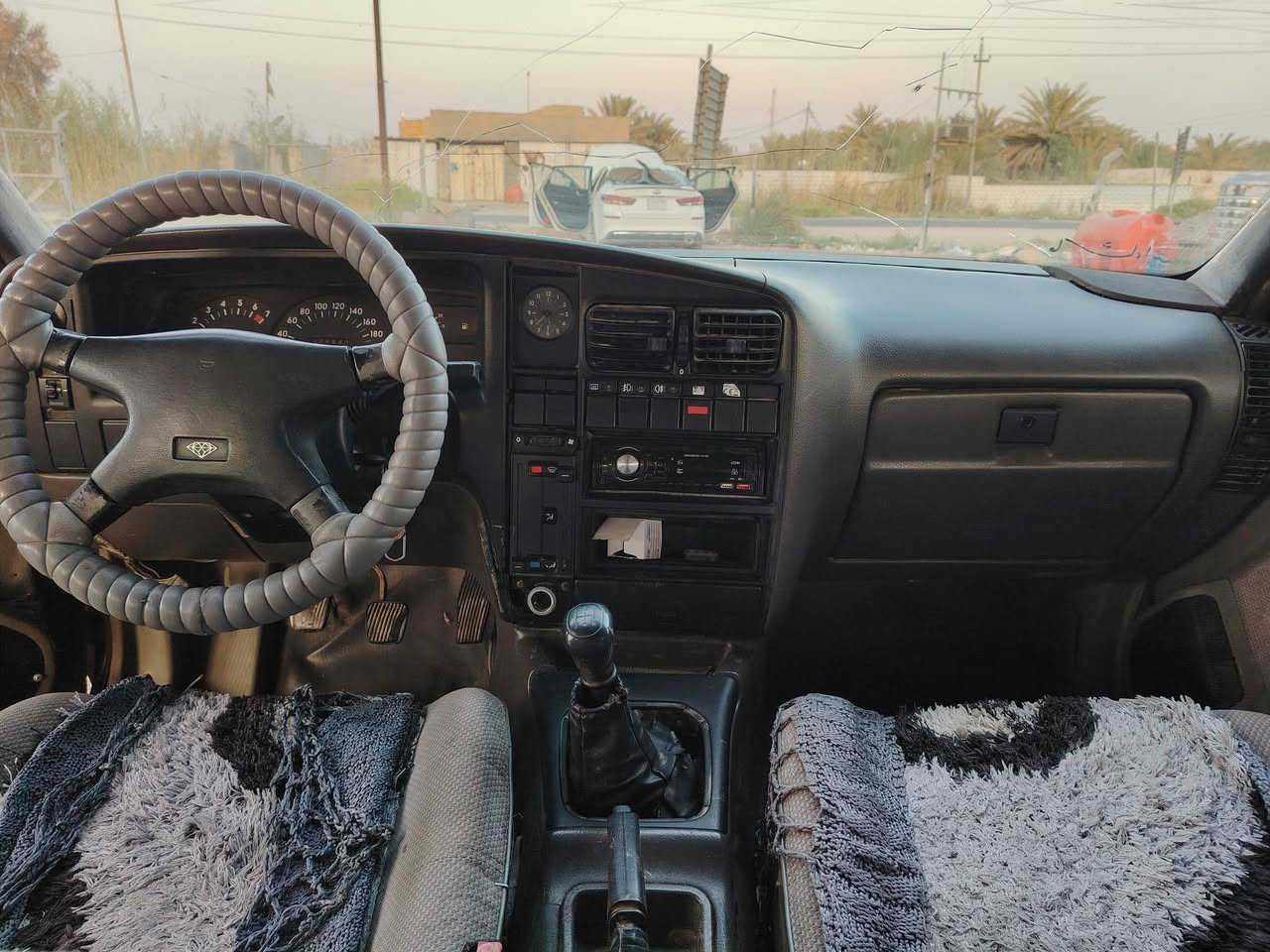 السلام عليكم اوميكا ٩١كيرعادي رقم بغداد بأسمي سنوية ٣١ مكينة وكير حدادية بالباكيت أوربي٢٠٠٠ تخم تايرجديد السعر ٣٢ وبيهة مجال الشراي يتصل ***********مكان الديوانية
