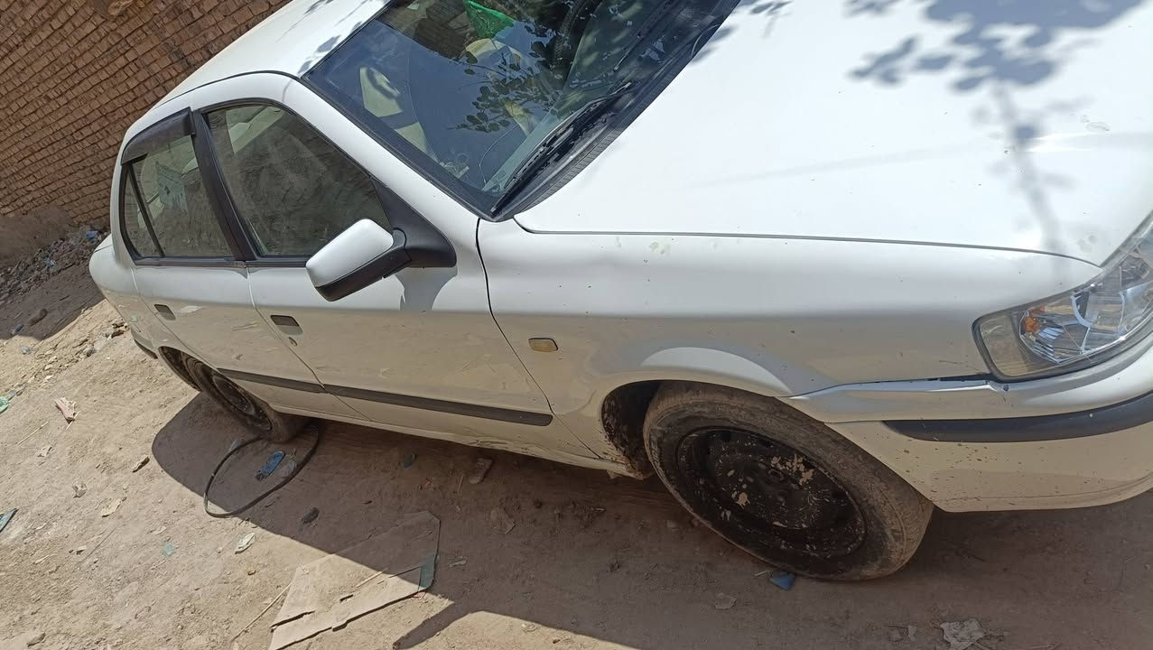 سمند 12 ناطقة بيها جاملغ وبنيد عكس السايق امبدلهن والباقي مكفول
تبريد شغال السيارة خير من الله وين ميعجبك اطلع بيها 
الشراي يتصل واني حاضر *********** 
السعر40 وبيها مجال
