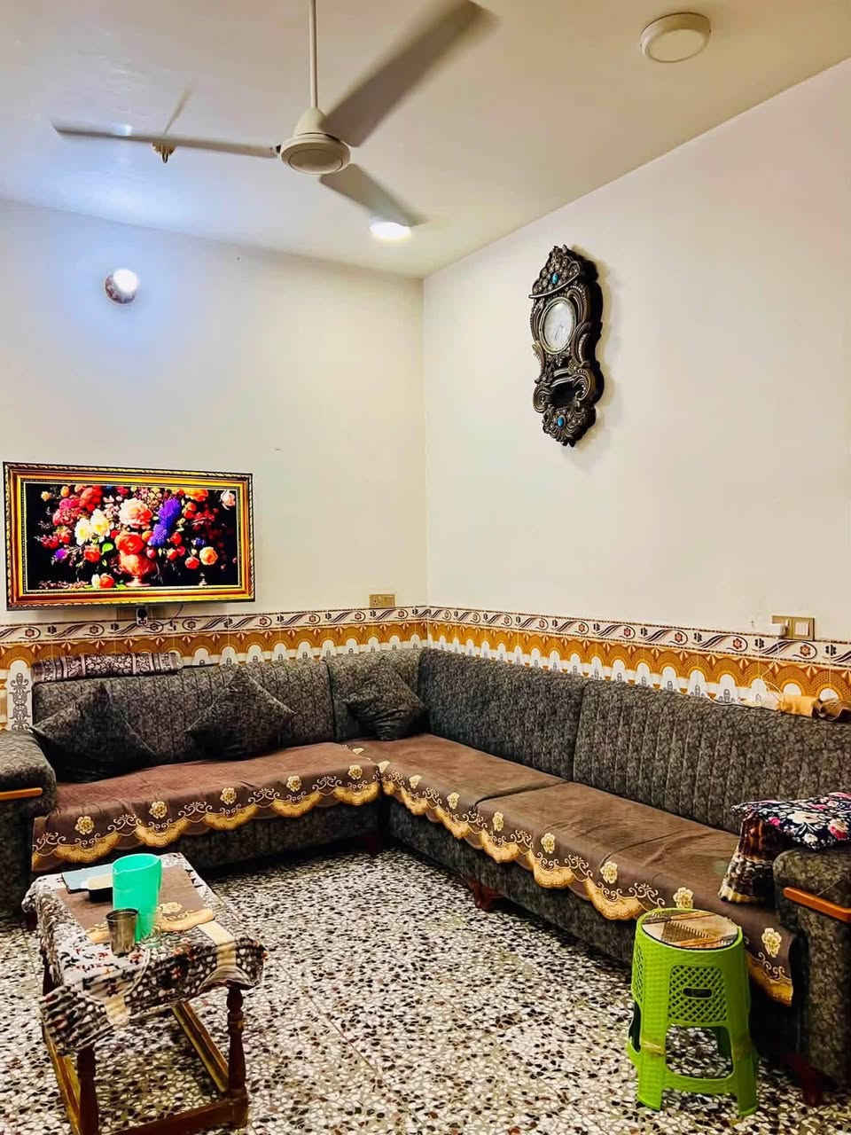 🏡 دار للبيع - موقع ممتاز وبناء حديث 🏡
📍 العنوان: الحلة - وردية خارج / البو حمير - شارع النائب حبيب الحلاوي
📐 المساحة: 415 متر مربع
🛣️ عرض الشارع: 10 متر
📜 السند القانوني: طابو زراعي (تحويل مباشر)
✨ تفاصيل الدار:
• 🚗 كراج واسع
• 🌿 حديقة كبيرة 
• 🛋️ هول داخلي + صالة استقبال
• 🍳 مطبخ
• 🛏️ غرفتين نوم
• ☀️ منور
• 🚿 مجمع صحي (داخلي وخارجي)
💰 السعر: 124 مليون (وبيه مجال )
📞 للتواصل والاستفسار:
📱 ***********
#
