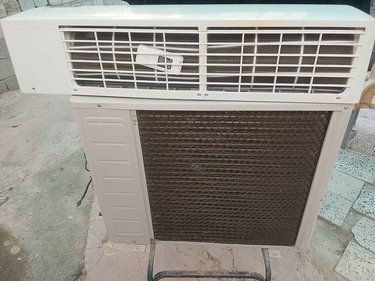 سلام عليكم سبلت 2طن بلادي شركه اي تصليح مداخل جنرال جهاز جديد بعده مشتغل قليل تدفئة تبريد ثلج السعر 425 ألف بي مجال قليل اي استفسار على الخاص او اعلى الرقم التالي عنوان كربلاء ***********
