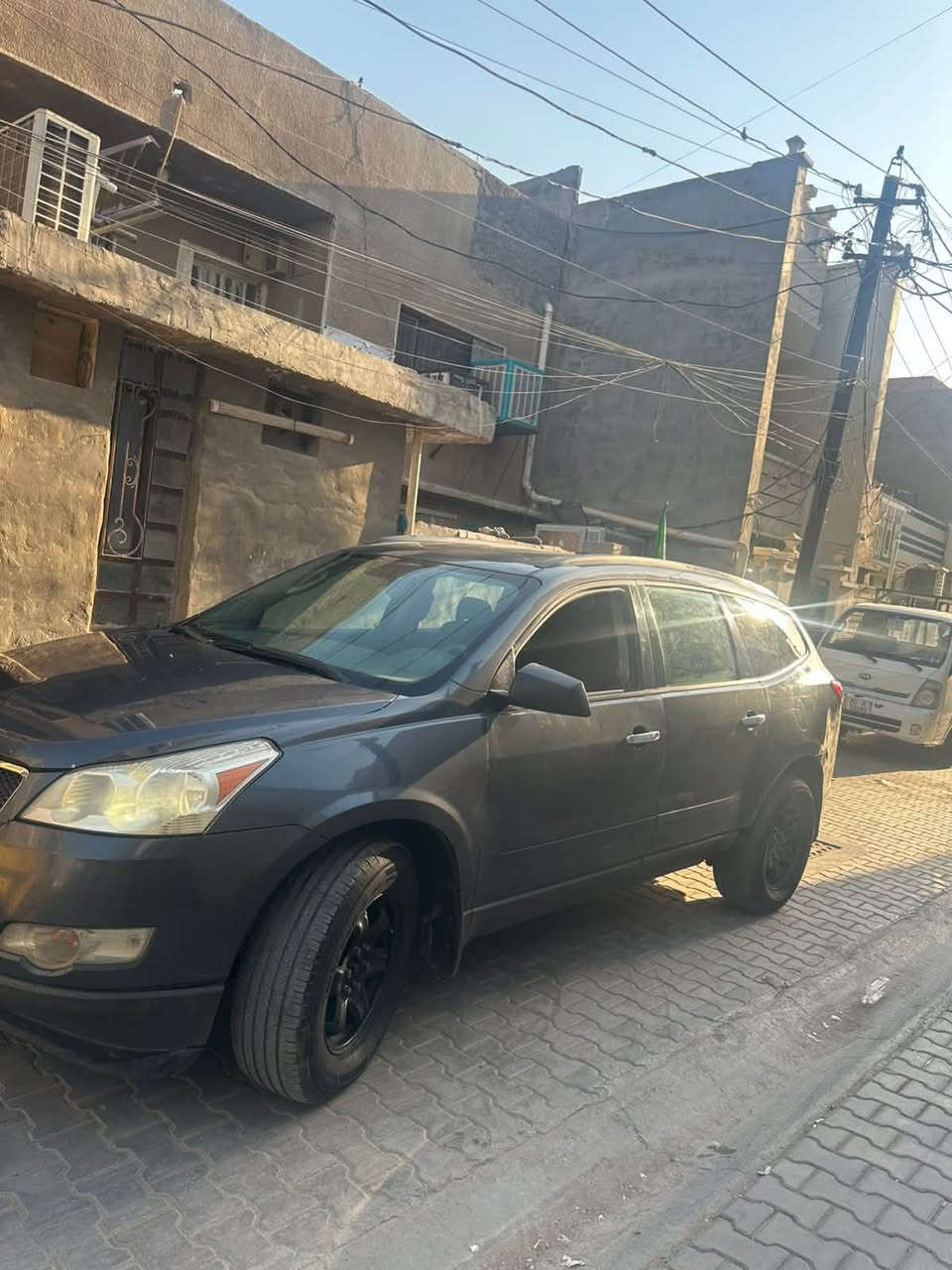 السلام عليكم شوفر ليت ترافورس موديل 20011
مكينه3600 بيها كير ومكينه وتفرعات كلها جدد شديتها جديد بطبكتها 
صدر جديد تخم تاير جديد 
منضومة بانزين جديدة 
سيارة جاهزة بس تبريدها صارت بي مشكلة 
رقم انبار تحويل ثاني يوم
شاشة كامروة دوارة مثبت سرعة مواصفاتها معروفة السيارة 
السعر ٧٥ وبيها مجال 
مكان السيارة :بغداد/بغداد الجديدة 
للستفسار الاتصال ***********

