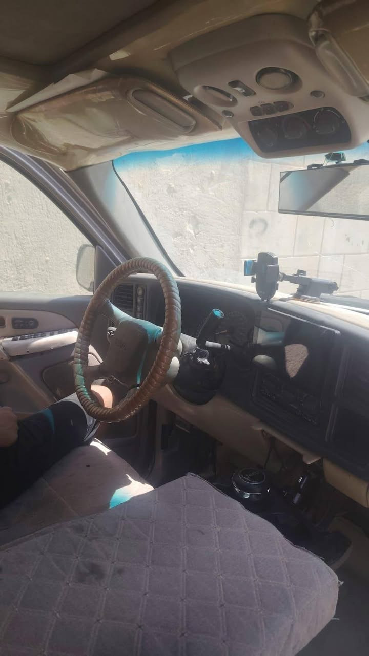 جي ام سي موديل 2000 سياره فول مواصفات امريكي 6ومية كير الف سعرها يخبل 70ورقه وبيها مجال الرقم واتساب ***********
