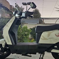 دراجة كهربائية • شاشة رقمية • إنارة LED