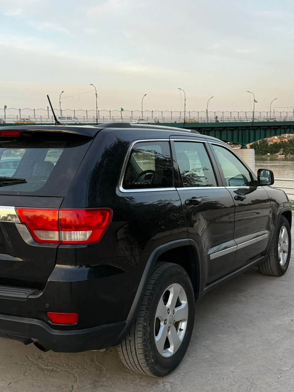 جيب لاريدو٢٠١٢
السياره وارد امريكي داخله كلين وحادثها بالعراق 

مرفق سونار من body car وموضح حادثها باب السايق مصلح والباب الخلفه مبدله 

محرك 3600

6 سلندر 

اللون أسود

محرك وكير على وضع الشركه خير من الله 

رقمها الماني شبه مميز 

ماشيه 160000 km قابل للزياده 

السعر140 ورقه وبيها مجال 

رقم الهاتف ***********
