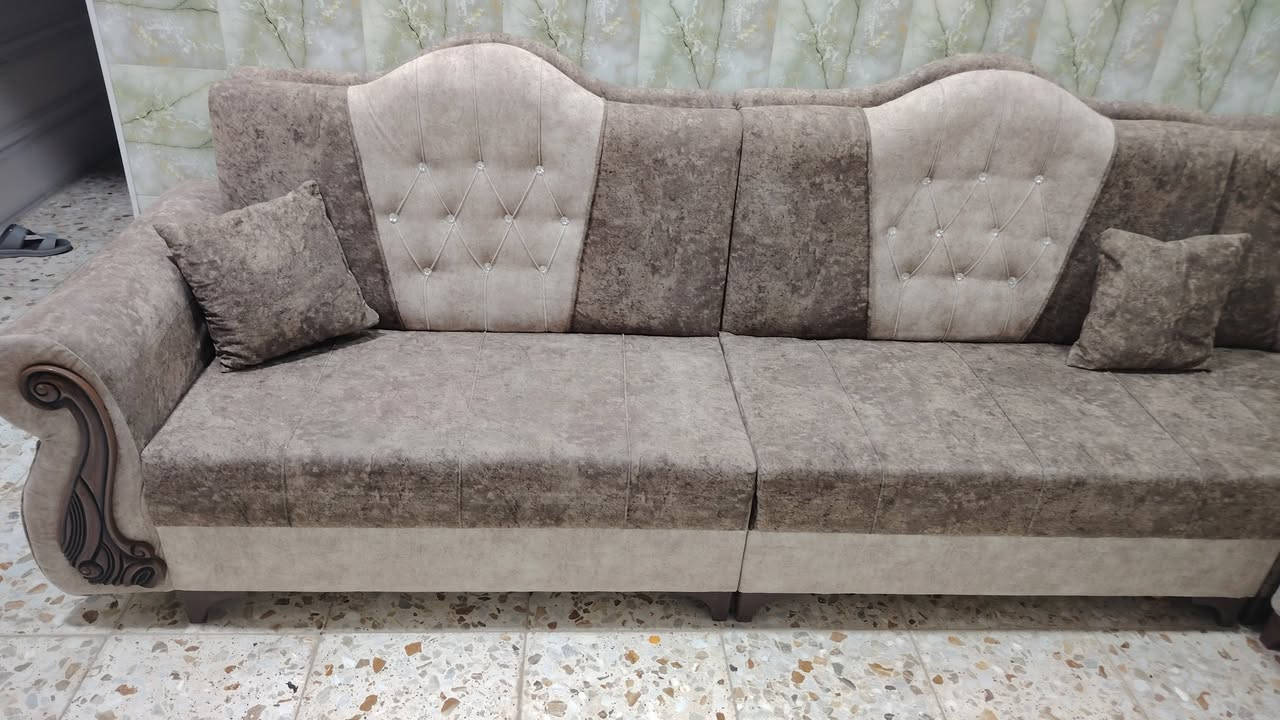 البيع جديد قليل الستخدام 350 عشر نفرات مع كرسي ***********
رميثه
