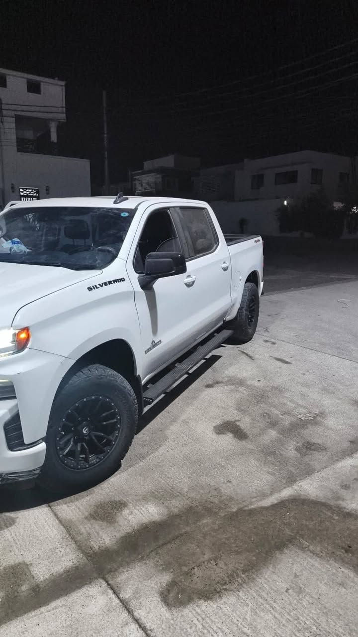اشوفرليت سلفرادو.. موديل 2019 ضربته بابين جهه الصدر بقيه التفاصيل على الخاص العنوان بغداد الجامعة المستنصرية.... (مكلف بالنشر)
‏‪***********‬‏
