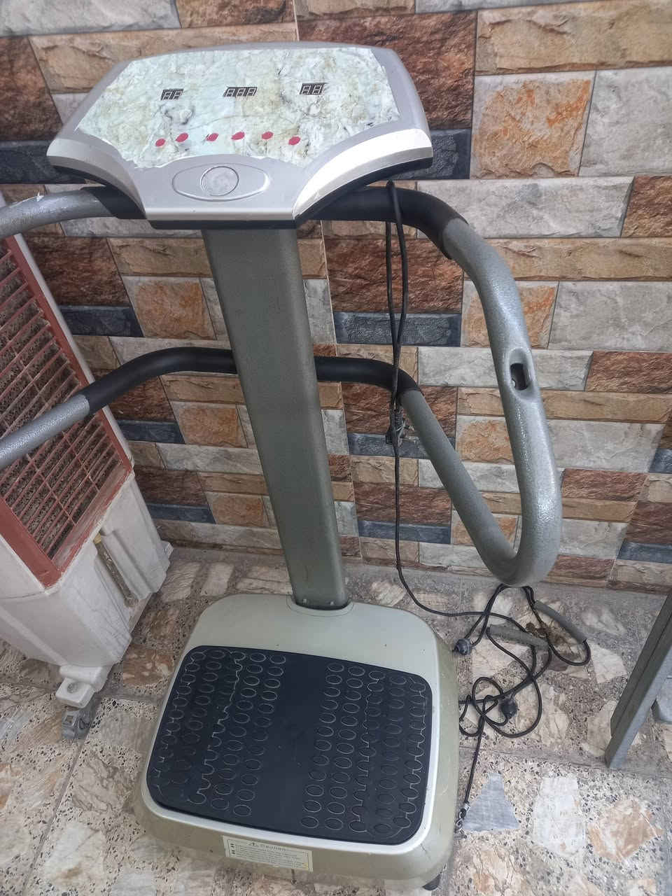 عرض خاص تخفيضات فتره محدوده تم وصول بعون الله تعالى اجهزه رياضيه جري باله مارتيه مع بيسكل رياضي أوربي وبتكال وربي وزن يتحمل ١٦٠كيلو سعره جهاز جري ١٥٠ الف فقط 
سعر وبتكال ٧٥ 
سعر بيسكل ٧٥
هزاز كريزي تكسير شحوم ٧٥ 
غزال طائرة مع نوع من بيسكلات على ٥٠ 
يمنا وبس تحطيم السعر جوه سوك لحك قبل لا يخلص العرض 
هلان وسهلان فيكم تصل تدلل توصيل داخل بغداد حسب تفاق موجود 
‎العنوان بغداد ***********
