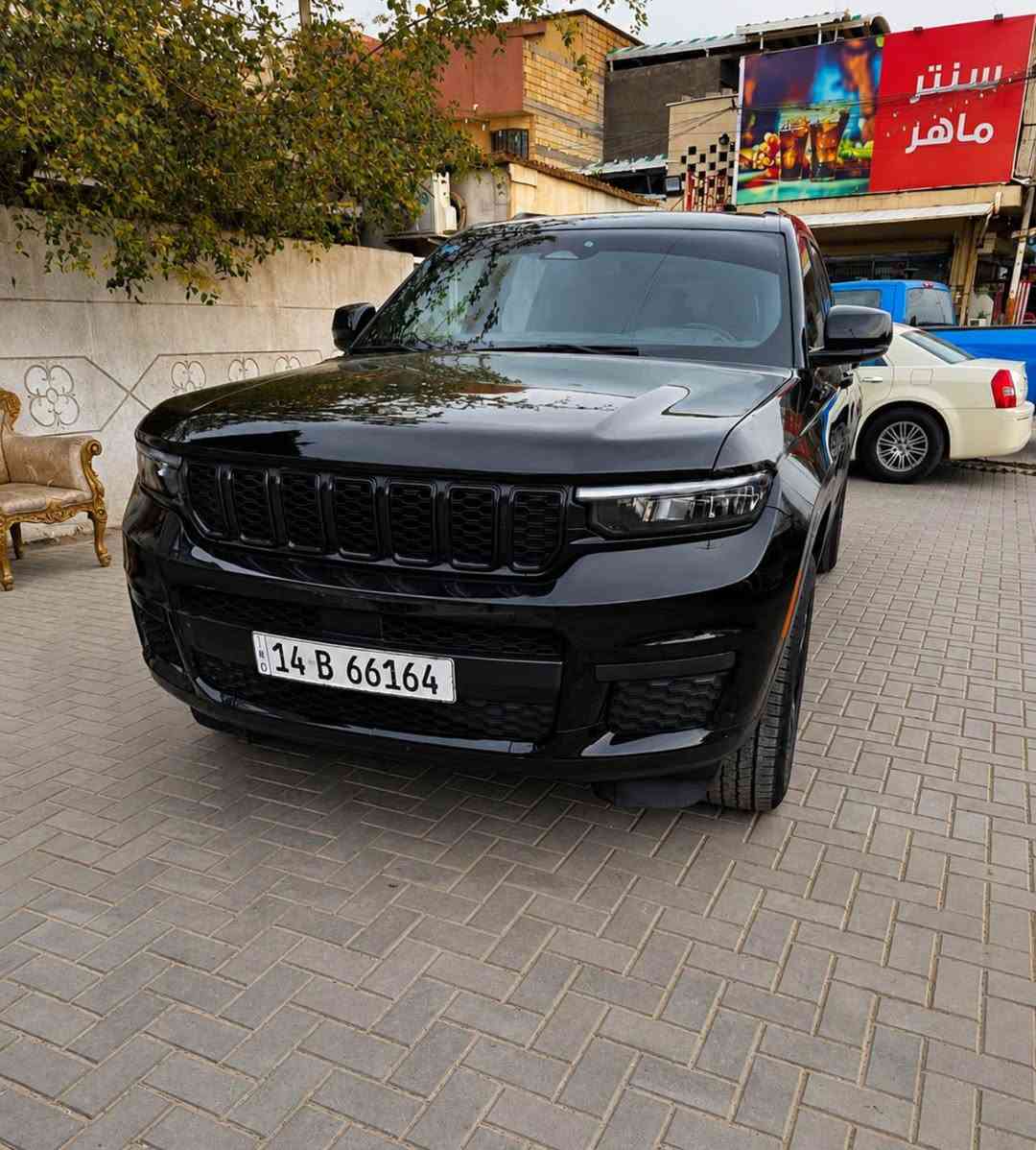 🚨 للبيع  سعر مناسب جدا — جيب كراند شيروكي بلاك إديشن 2023

• جيب كراند شيروكي بلاك إديشن 
• الموديل: 2023
• اللون: أسود
• رقم بصرة حرة بأسمي
• 6 سلندر
• محرك 3600
• فتحة سقف
• تشغيل بصمة
• تشغيل عن بُعد
• شاشة وسطية
‏• Apple CarPlay وAndroid Auto
• كاميرا خلفية دواره 
• قير أوتوماتيك 8 سرعات
• دفع رباعي 4x4
• ويل ألمنيوم سوداء
• شبك أمامي أسود
• شعارات وتفاصيل خارجية Black
• إضاءة LED أمامية وخلفية
• حساسات أمامية وخلفية
• مثبت سرعة
• تحكم بالمقود
• مكيف أوتوماتيك
• حدادية جديدة طخم تاير جديد 
• سيارة متعوب عليها وكلش جديدة

• الحادث خفيف جدا ناشر الصوره جاملغ والبنيد سطحي
• بارد بالباب الخلفي ورا السايق، ضربتني دراجة وانفتح الباب واتقسم وانرش، سويت البارد فقط وغير شي ما بيها
• السيارة جاهزة من كلشي

📍 العنوان: البصرة / المعقل
📞 للاستفسار أكثر: ***********
0️⃣7️⃣7️⃣2️⃣3️⃣9️⃣3️⃣3️⃣1️⃣5️⃣1️⃣ البصرة, العراق
