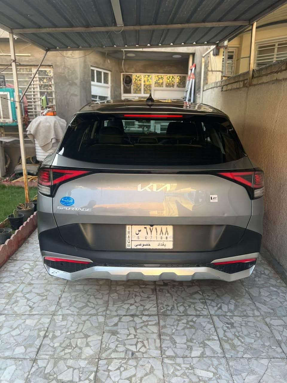 سبورتج موديل 2023 اللون فيلي حادثها البنيد وهنا بل عراق صار بيه حادث بابين باب تبديل وباب تعديل بارد
ماشية بالكيلو متر 59 كم 
مواصفاتها تحديد مسار ومانع تصادم رادار تحكمات ستيرن جهتين وبعد اكو مواصفات 
السيارة سويج كشن عادي وصندوق عادي نظيفة سعر 170 وسعر بي مجال مكان بغداد شارع فلسطين
‭***********‬
***********
