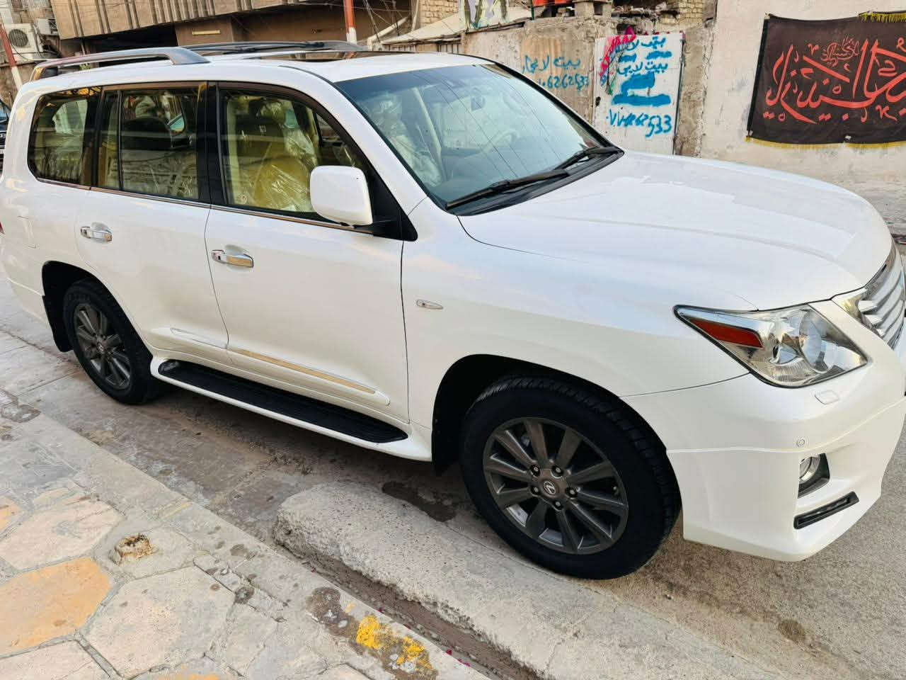 لكزز LX 570 • ٢٠١١ • رقم بغداد
