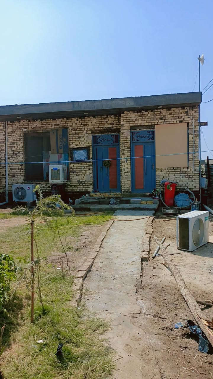 بيت للبيع حي الجامعه الزراعي مجاور حيدر حجي هندي البيت بناء 2026 
غرفتين نوم مطبخ صحيات. صاله استقبال 
كونكريت مسلح الموقع مميز وعلى الشارع العام 
***********
***********
