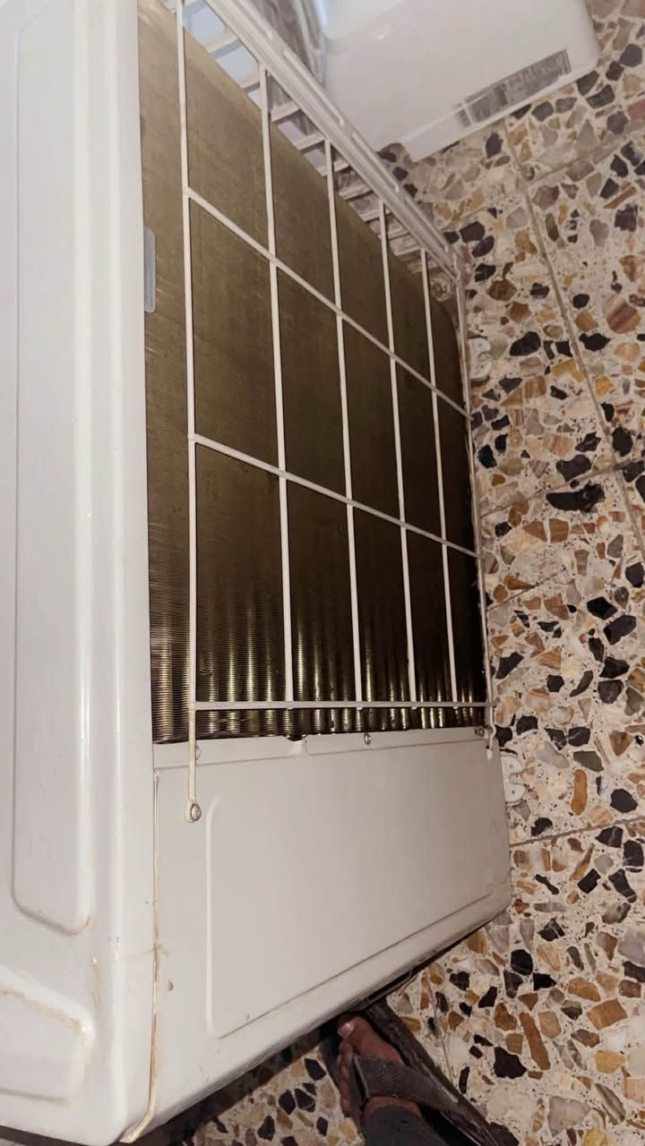 سلام عليكم سبالت طنين لبيع واحد اوكس واحد جمسون كاملت هنه بوريهن اوريمونات والقاعدات مالتهن شغلات بس مابيهن غاز السعر 700 اوبيهن مجال مكاني بغداد مدينه الصدر اتصل ***********
