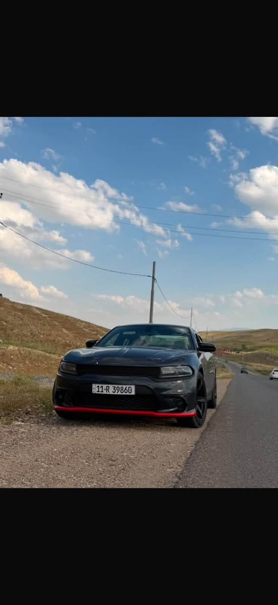السلام عليكم   للبيع 
جارجر موديل 2017  V6 
مواصفات ال SXT معروفه 
تبريد خير من الله 
السيارة مال جناي 
تخم تاير 
تخم ويل 
سماعات دمام سستم 
دوشمه جديده 
داخل كامل لد ترحيب كامل 
السياره ادامه كاملة 
( كير.  محرك.   اكسل ) خير من الله جديد 
السياره نصبته ماشاءلله و مصروف عليه كلش اهواي 
رقم بغداد جديد 
بأسمي ثاني يوم تحويل 
مكان السياره بغداد الشعب 

السعر : 178 و بيه مجال كلشش بسيط
الرقم ***********

