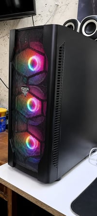 كيس للبيع  السعر 400 الف قفل من الأخير   Intel Xeon E5-2680 v4  NVIDIA...