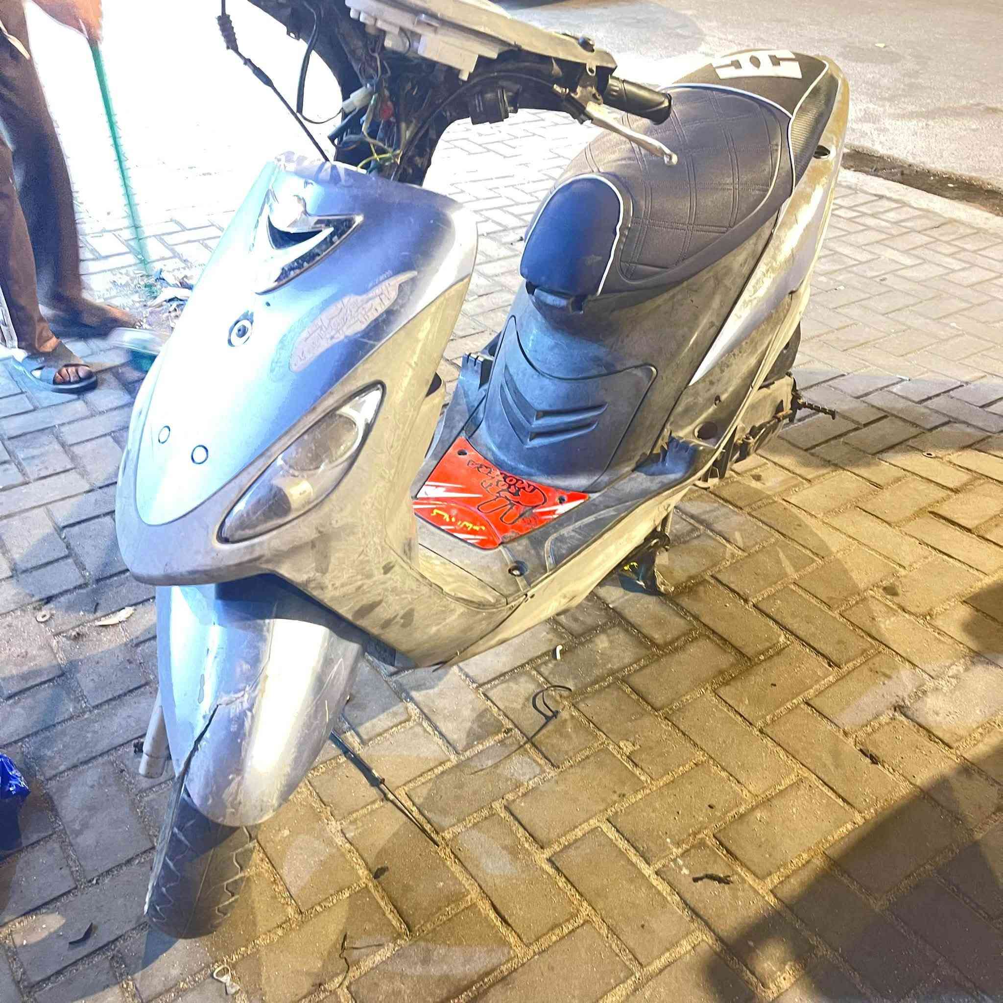سلام عليكم ماكس قجمه للبيع سعر ٤٥٠ قفل بوشه٥٥ مكان بصره خمسميل رقم ***********
