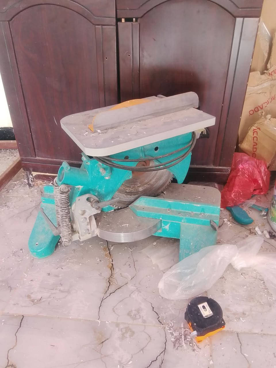 مكلف بلنشر معمل للبيع شغال فول تفحص وتشيله ٢ كتر ويا صاحبه عنده عمليه الطفله ويريد يبيعه
