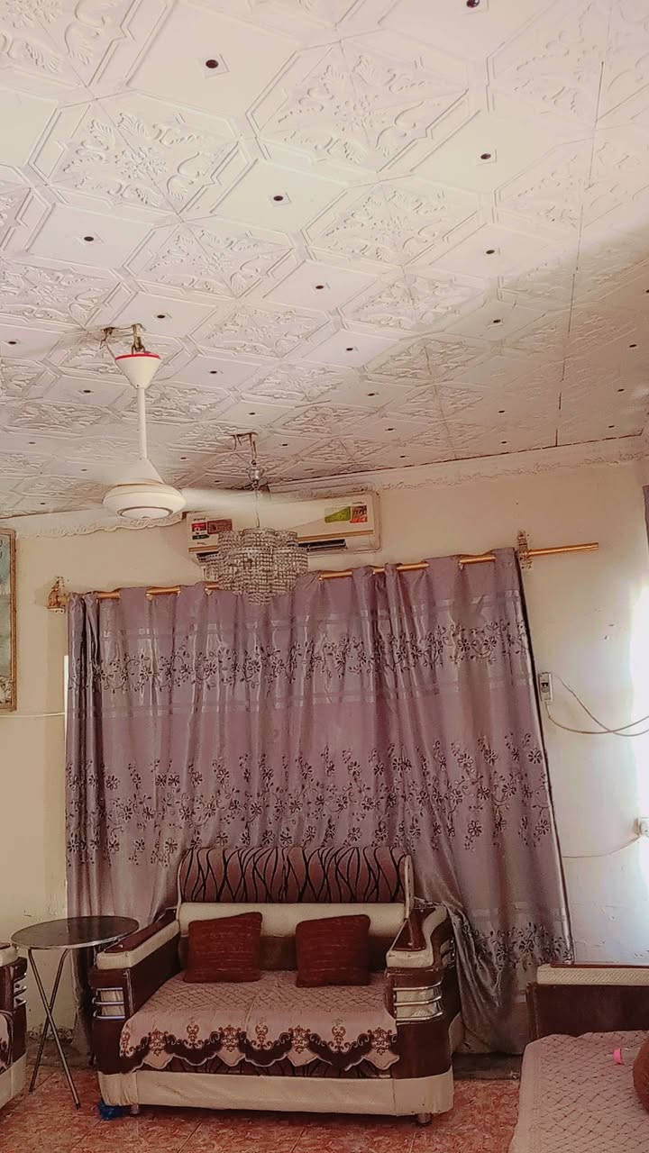 السلام عليكم بيت طابوصرف للبيع في حي العسكري مساحة270مترعلة شارع عام طابقين
طابق الاول 
هول4×5
استقبال4×5
غرفتين 2
صحيات 
مطبخ
طابق الثاني
2غرف+مخزن
سكف مسلح 
الاتصال على هذا الرقم ***********
*********** مقابيل ماجد سكلة
