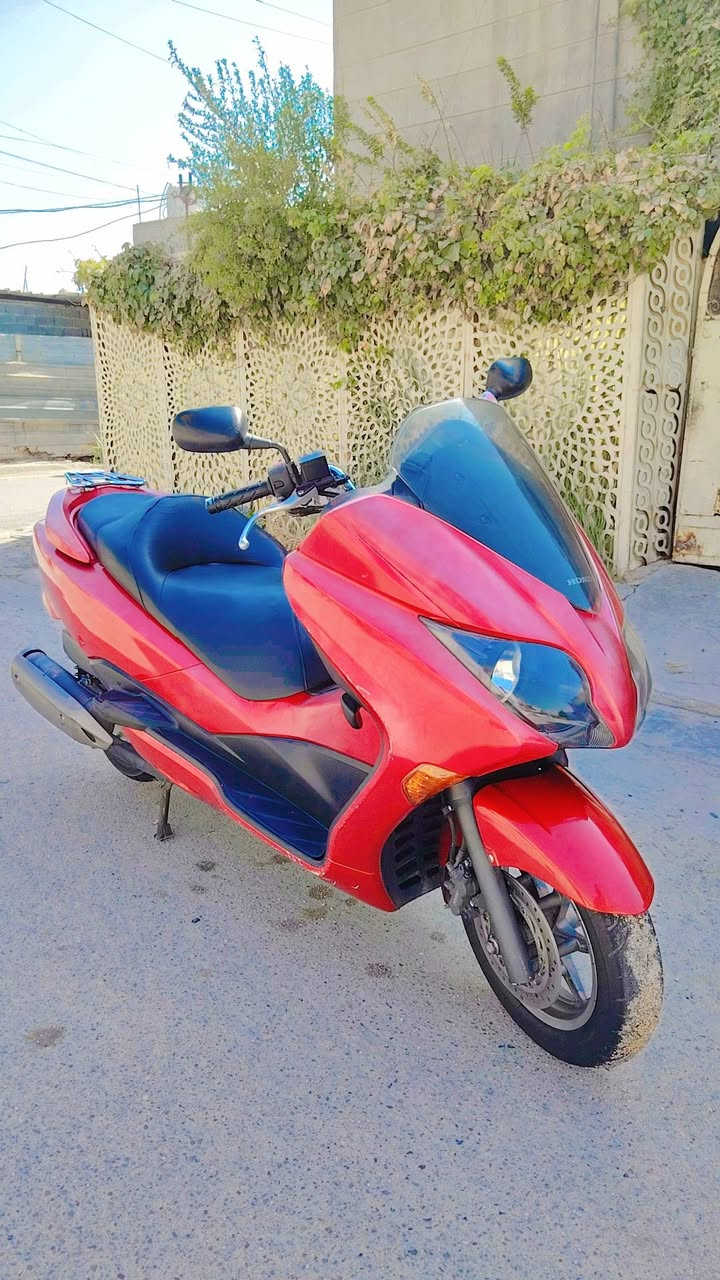 فورزه صفر 10 S7 ماشيه ٣٩ الف دراجه رمبه بعدها بل ملوحه مالتها بس ضرر بك لايت يسره ابو تك تك ضربه شويه كفاله عامه تأخذها من بيتي حته جهاز بيها يخلون بيها سيم كارت مكاني السيديه تقاطع درويش ١٣ بيها مجال انطيك رمبه رقم هاتف ***********
