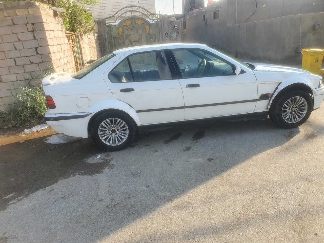 بي ام e36 موديل 1995 
محرك 4 سلندر   2000 
محرك صوته قوي بس وين ماتريد يوديك ومابي دخان ولا بخار 
الكير اوتماتك  عندك من تبدل النمر لازم ترجعه للخلف  
ملاحظة اخواني سيارة وين ماتريد اطلع بيها حدادية تمام 
رقمها انكليزي 
مكان السيارة قضاء الرميثة التابع للسماوة
 سعر السيارة 23 ورقة وبيها مجال للشراي 
 راسلوني خاص  او اتصل ***********
او واتساب
