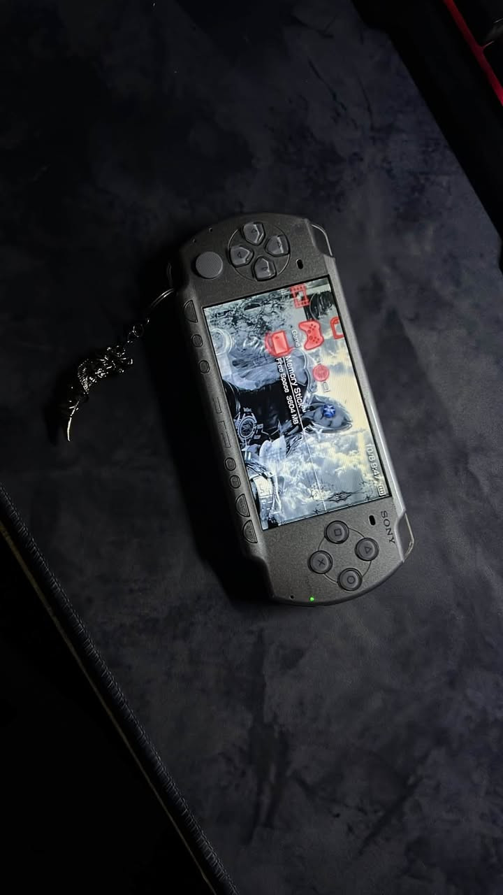 PSP2000 • مهكر • ٢٠+ لعبه
