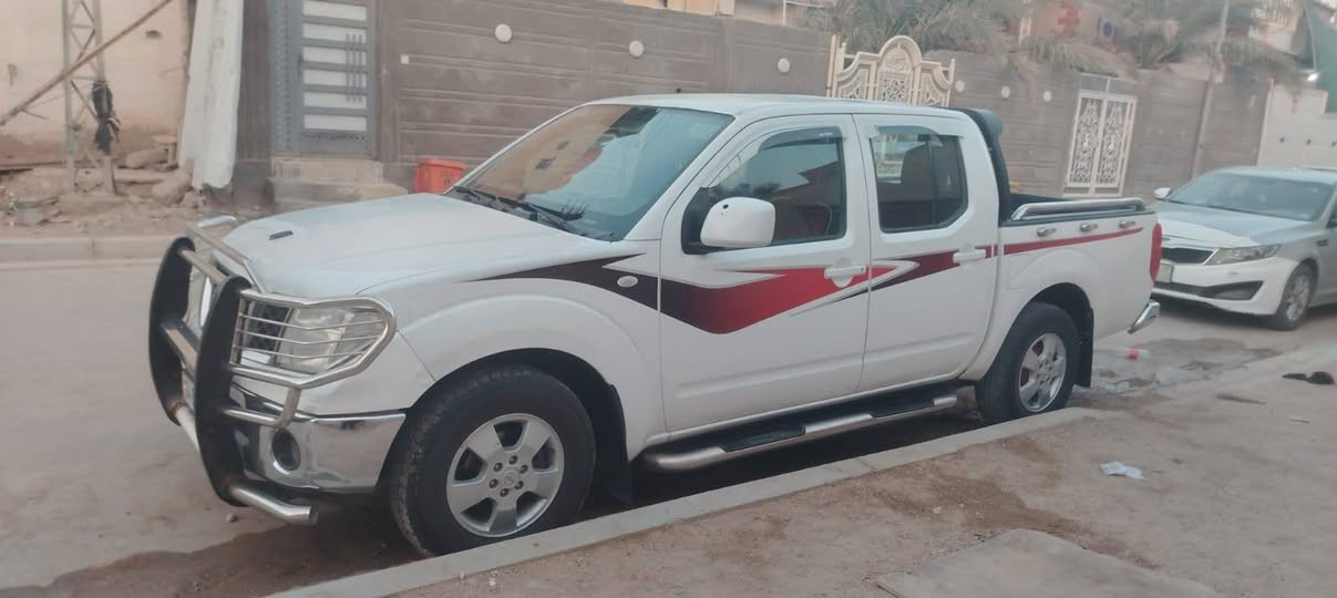 نيسان نافارا • ٢٠٠٩ • رقم بصره