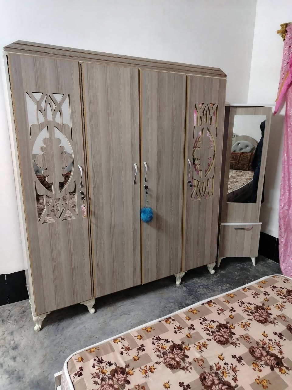 السلام عليكم غرفه نوم كامل جديد مستعمل قليل كركوك حى العسكري ***********
