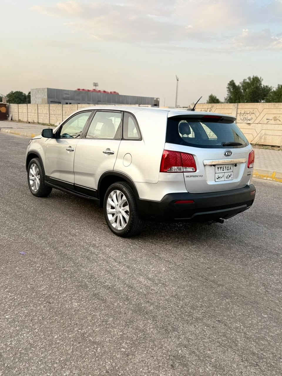 السلام عليكم سياره نوع سورنتو مديل 2011فول مواصفات وارد امريكي حادثة جاملغ وبنيد بدون دواخل فول مواصفات بني رامه حساسات مري شفط كشنات جلد اشاير بل مري شفتات ستيرن مانع نزلاق مثب سرعة شفتات ستيرن مكينه سته ستندر خمسه ويل كب سبعه راكب زراك لايت زنون تبريد ثلج مكفوله كير مكينه حداديه تخم تاير تبريد ثلج بسمي تحويل مباشر العنوان كربلاء السعر 113بيها مجال رقم الهاتف ***********
