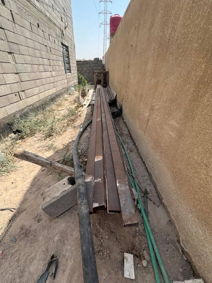 السلام عليكم شخاط البيع العدد 12 الطول  الوحده 6متر العنوان البصره ابي الخصيب مقابل صناعيه حمدان الاستسفار لاتصال علئ رقم ***********
