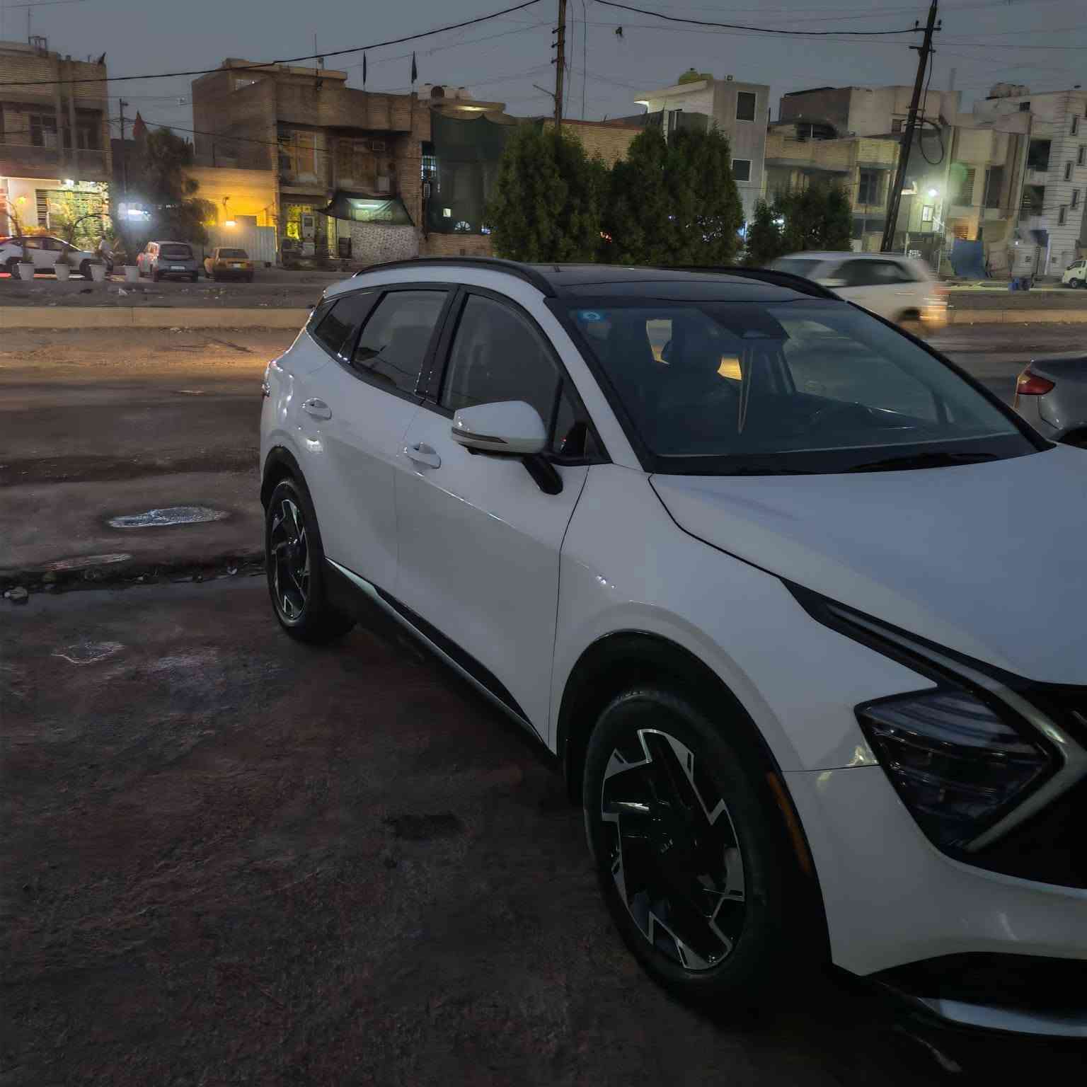 السلام عليكم سبورتج موديل ٢٠٢٣ وارد أمريكي حادث خفيف السياره جديده وجاهزه فول برستيج اعلى فئه رقم بغداد تحويل مباشر مكان السياره بغداد تحويل مباشر ***********

نص مكتوب في الصور:
- ٦:٠٩ م